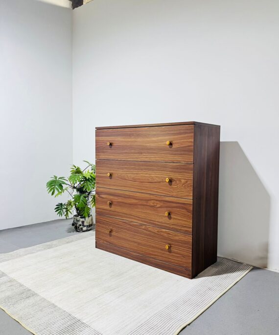 Novo Chest of Drawers