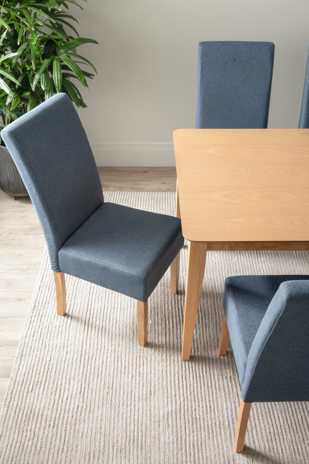 Mesi 4 Seater Dining Suite - Image 7