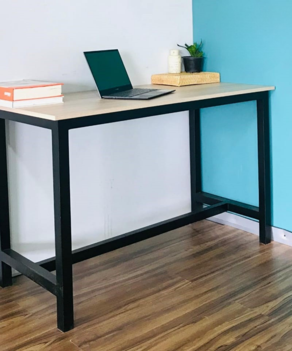 Carlo Study Table