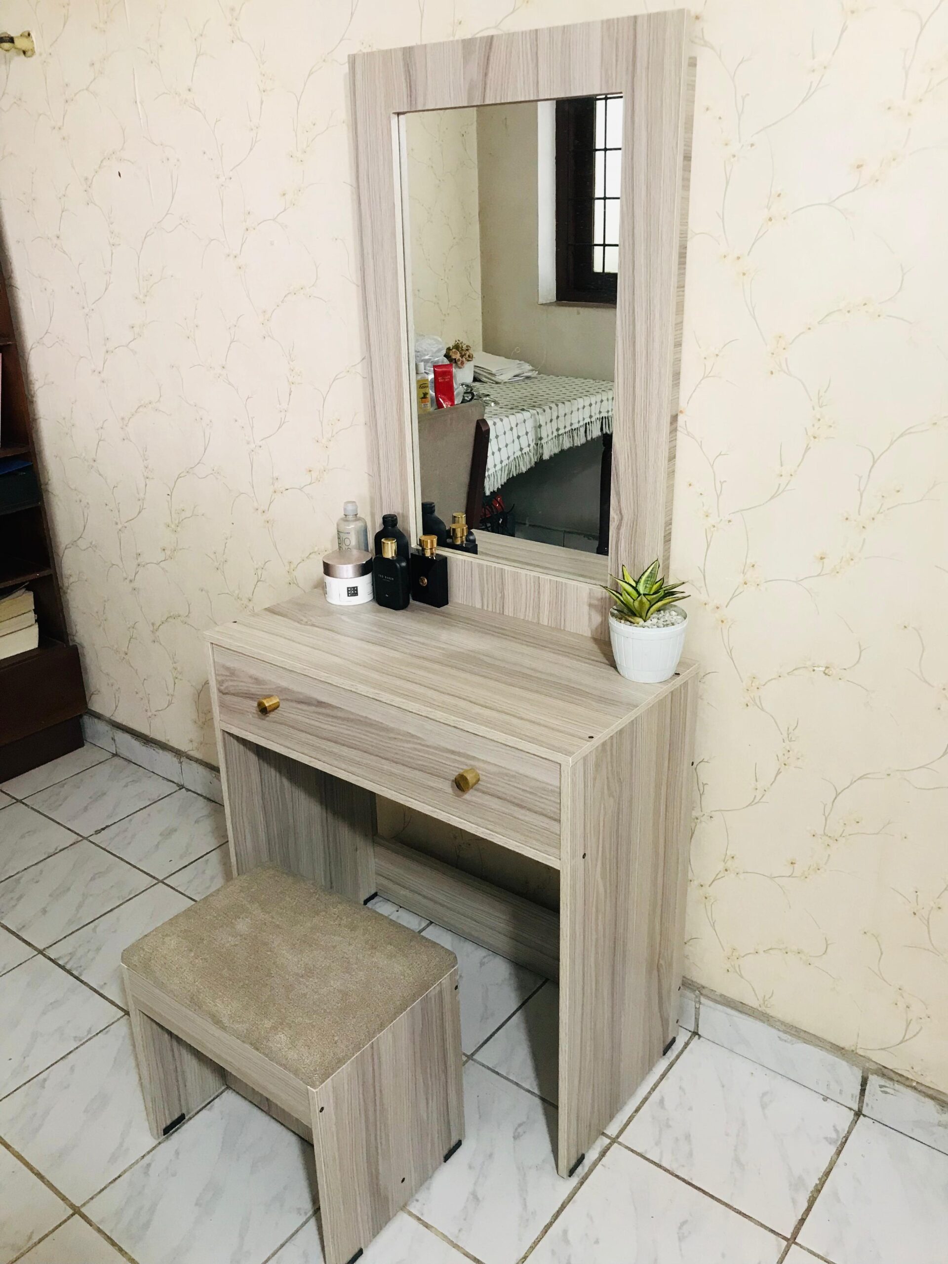 Vanity Dressing Table with the Stool