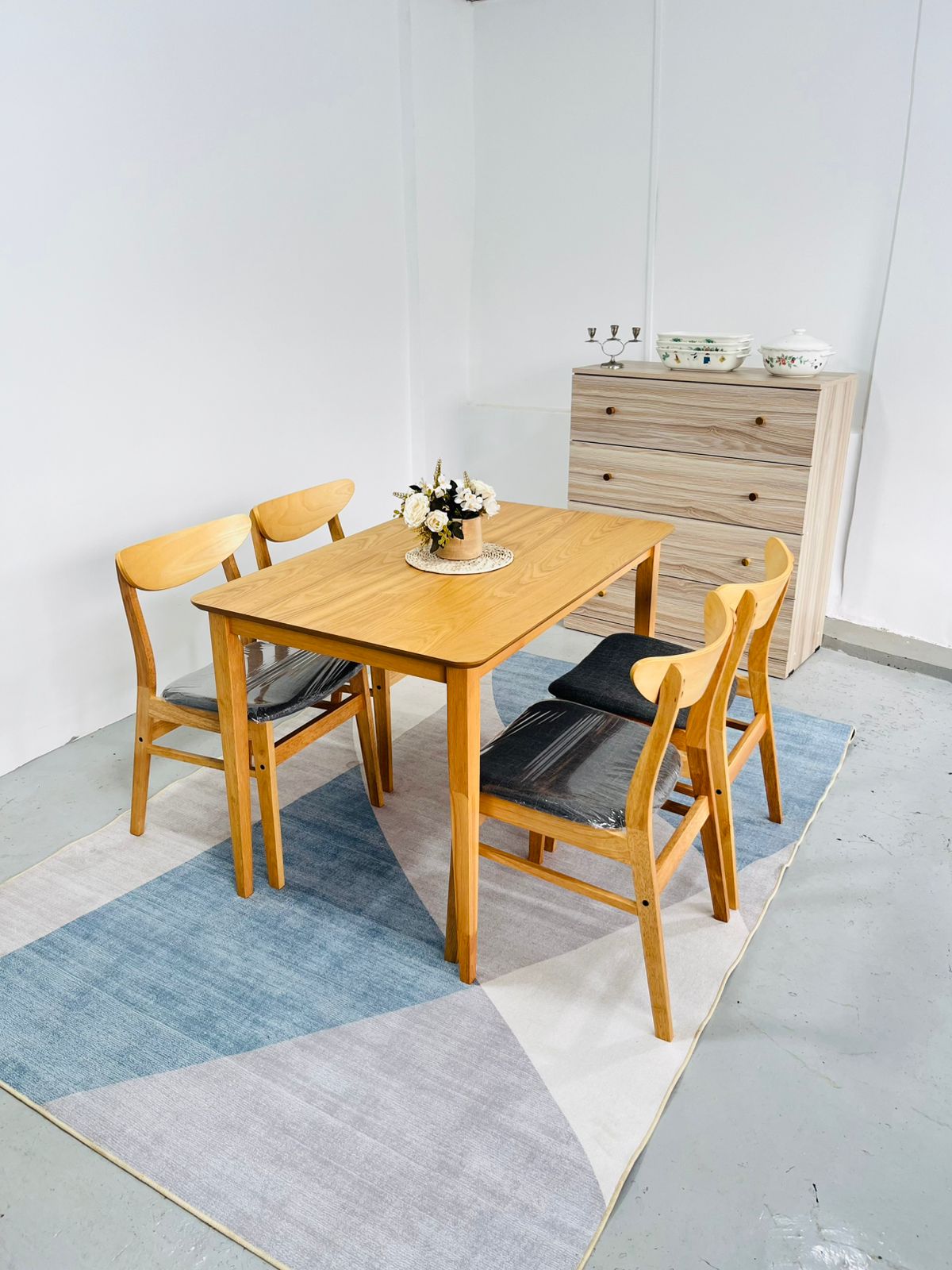 Macy 4 Seater Dining Suite - Image 4