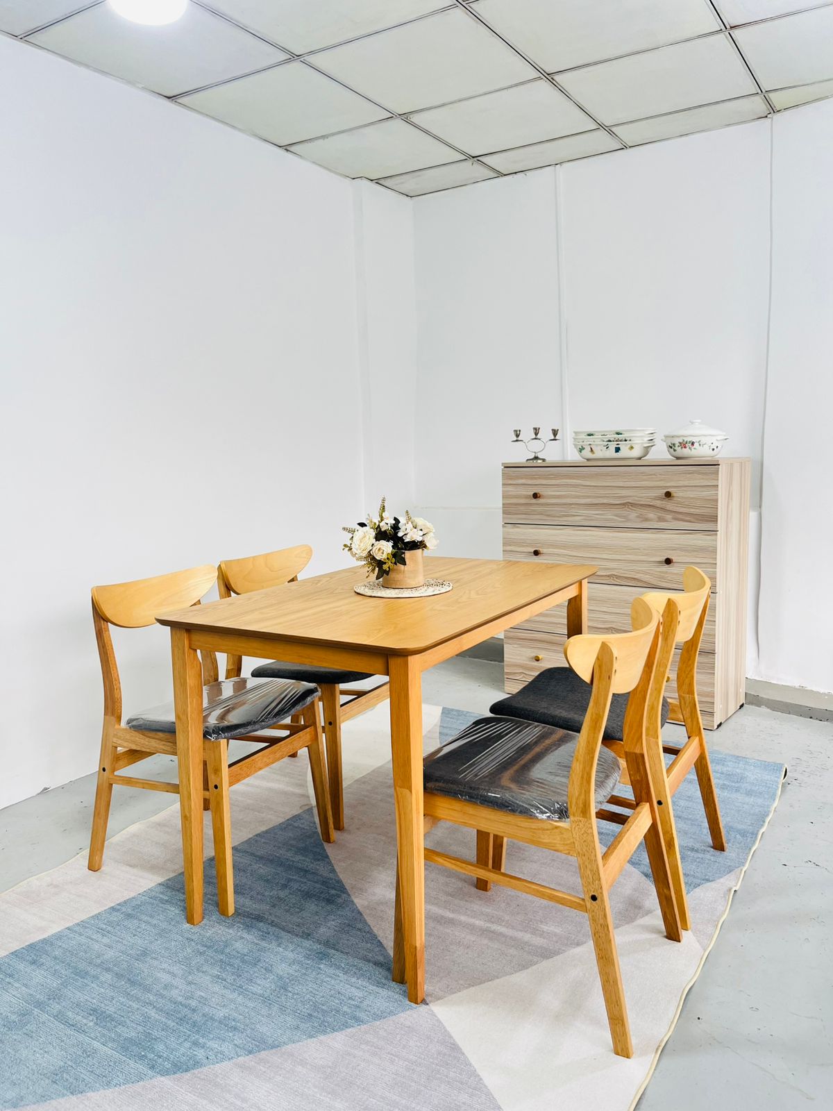 Macy 4 Seater Dining Suite - Image 3