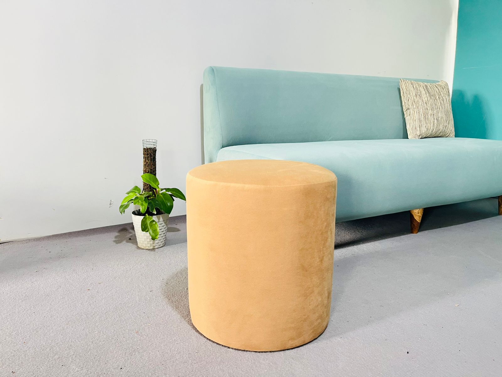 Round Ottoman - Image 5