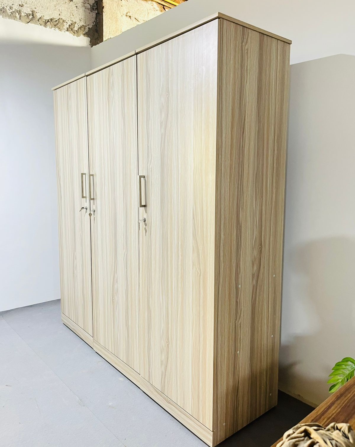 Aspen 3-Door Wardrobe - Image 2
