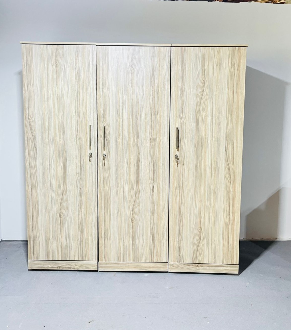 Aspen 3-Door Wardrobe - Image 3