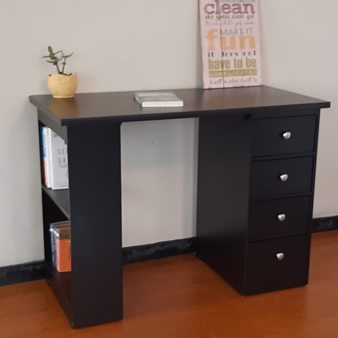 Workstation Model 2042