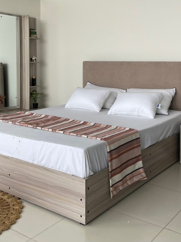 Upholstered bed Sep2